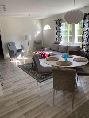 Paritalohuoneisto lähellä Joulupukin Pajakylää, Rovaniemi